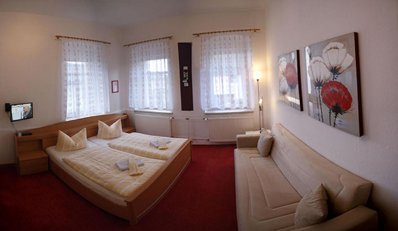 Pension & Gasthof Erbgericht Hoehenlage 850M Marienberg Dış mekan fotoğraf